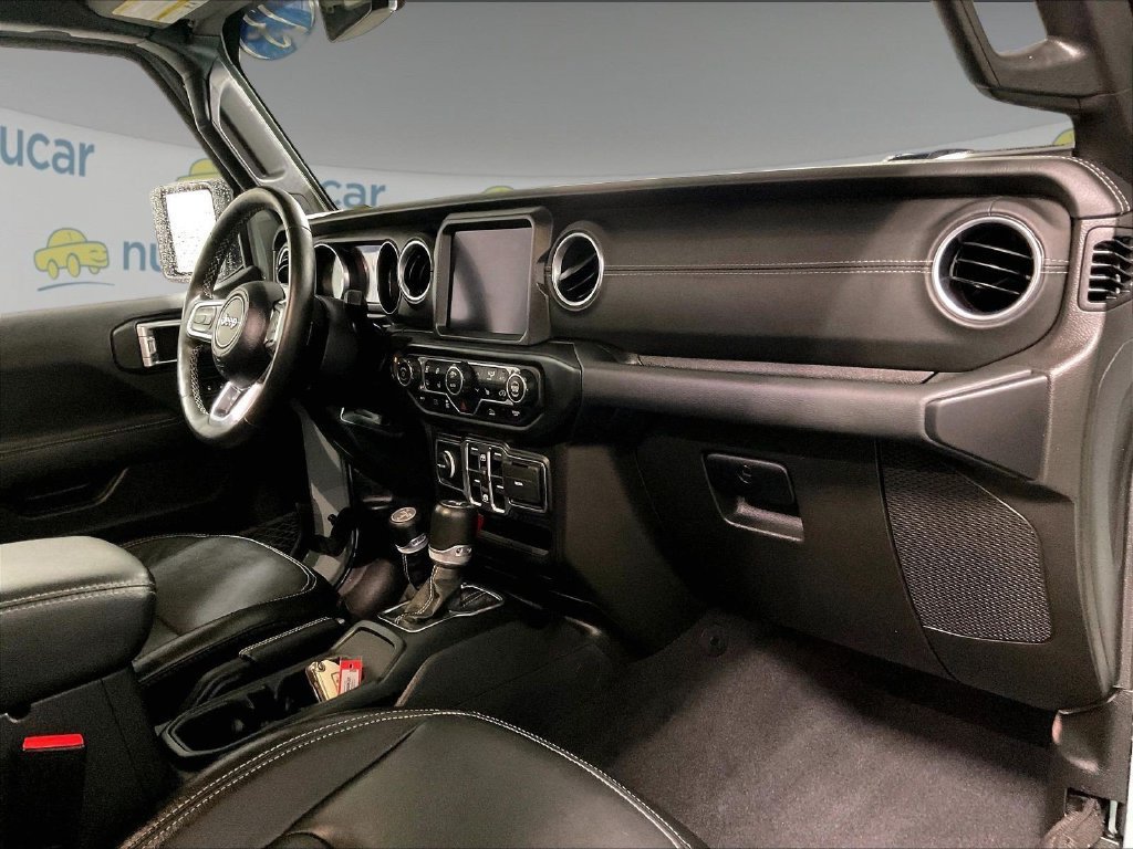 Used 2023 Jeep Wrangler Unlimited Sahara w/ Cold Weather Group AWD/4WD image 14