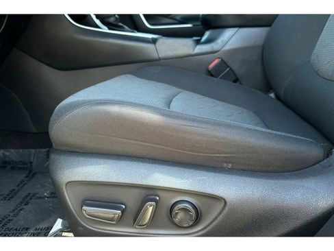 Used 2020 Toyota RAV4 XLE FWD image 13