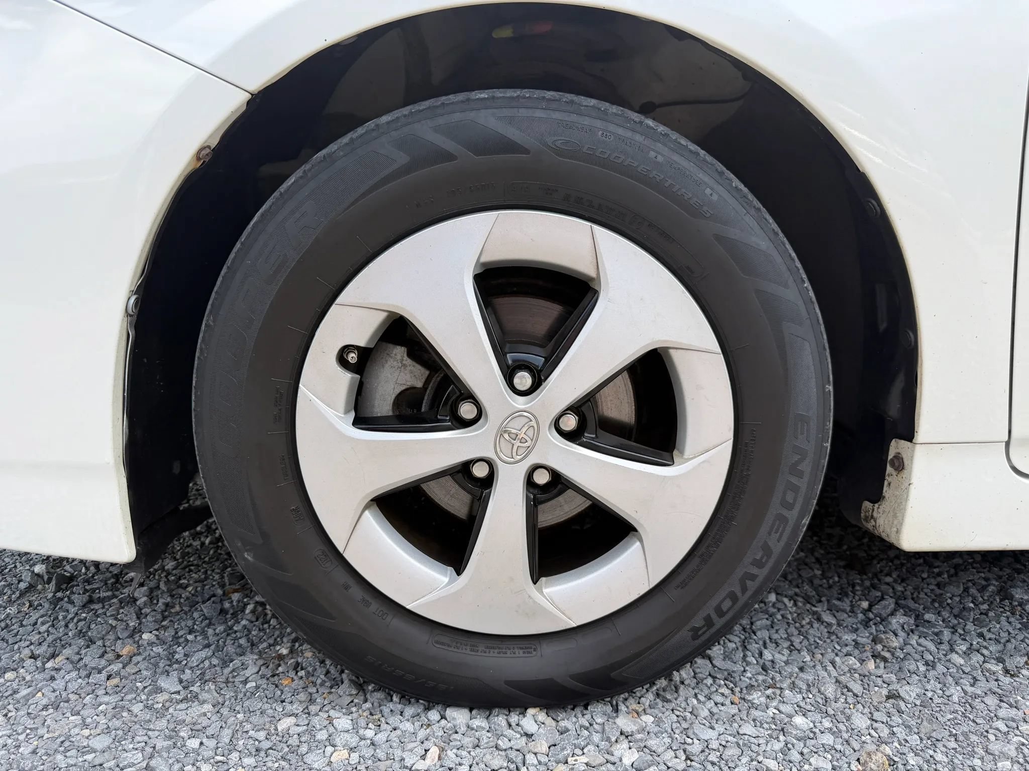 Used 2015 Toyota Prius Two FWD image 39