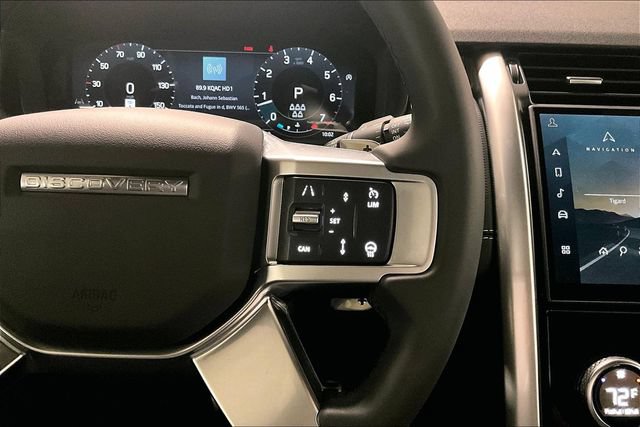 Certified 2025 Land Rover Discovery Dynamic SE AWD/4WD image 21