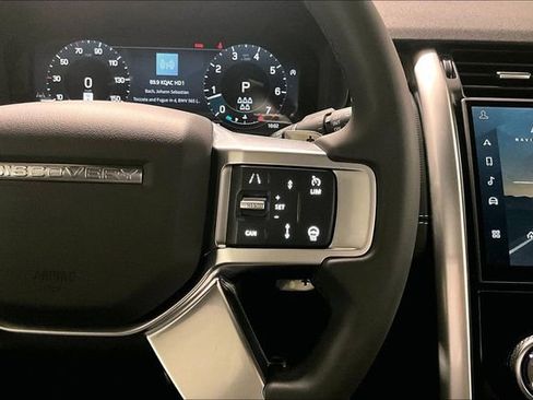 Certified 2025 Land Rover Discovery Dynamic SE AWD/4WD image 21