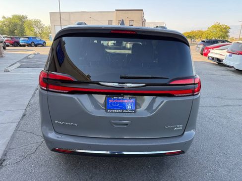 Used 2021 Chrysler Pacifica Limited w/ Premium & Safety Sphere Group AWD/4WD image 9