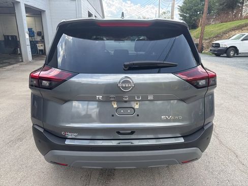 Used 2023 Nissan Rogue SV AWD/4WD image 4