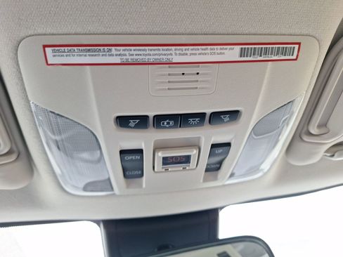 Used 2020 Toyota Corolla LE image 29