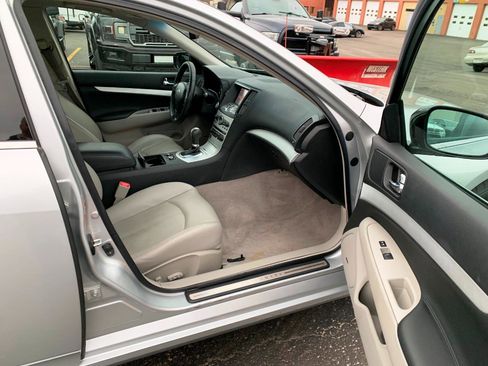 Used 2009 INFINITI G37 x Sedan image 11