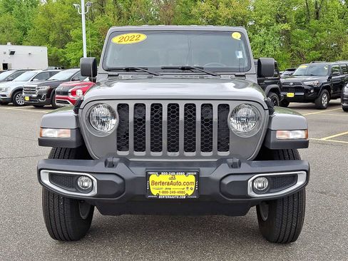 Used 2022 Jeep Gladiator Sport AWD/4WD image 2