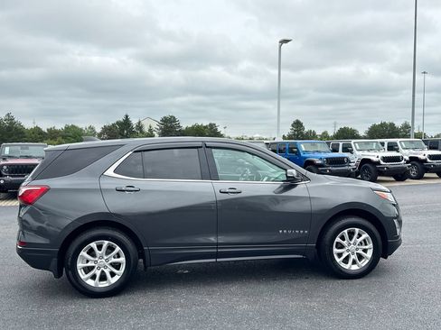 Used 2018 Chevrolet Equinox LT AWD/4WD image 2