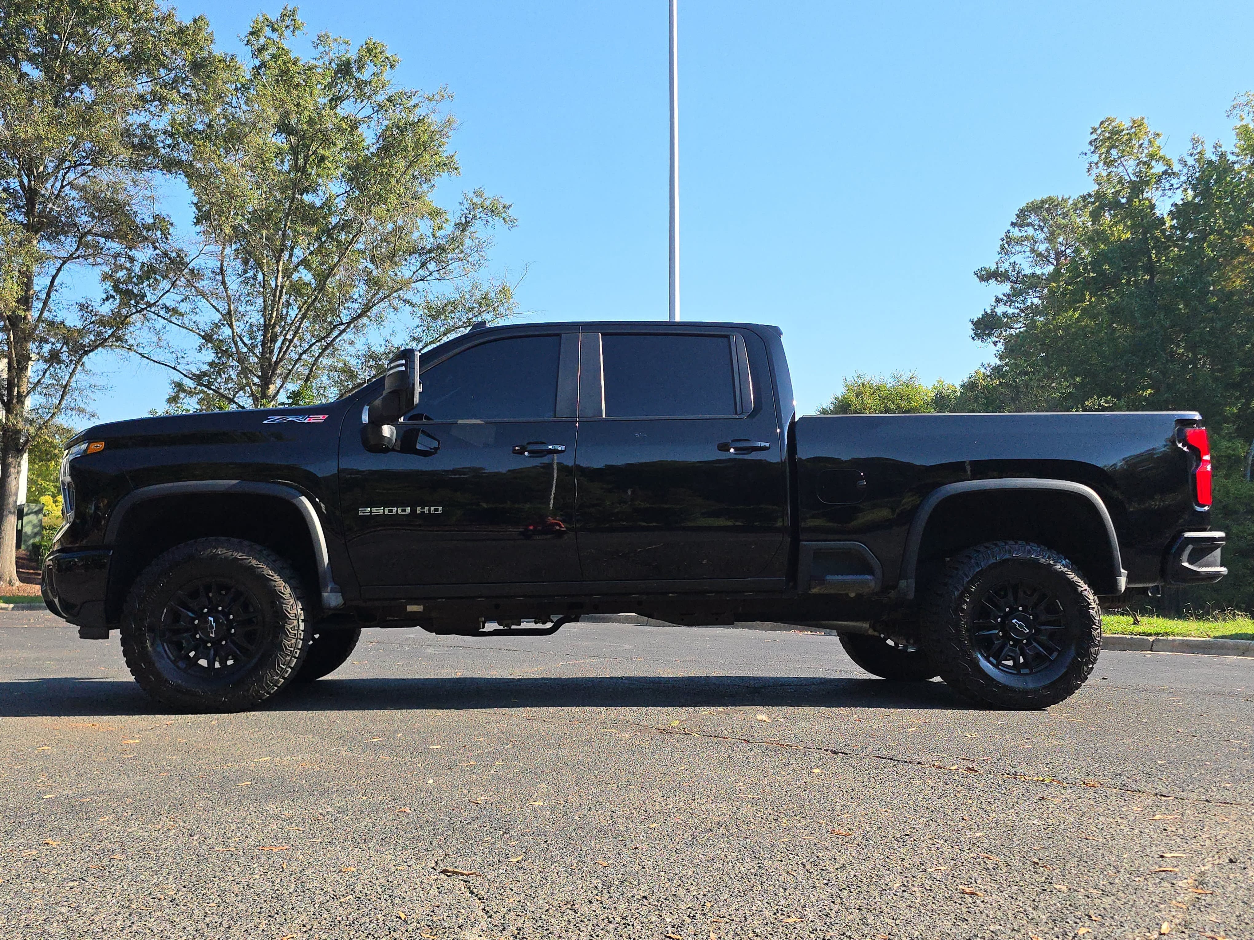 Used 2026 Chevrolet Silverado 2500 ZR2 AWD/4WD image 2