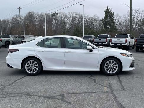 Used 2022 Toyota Camry LE image 7