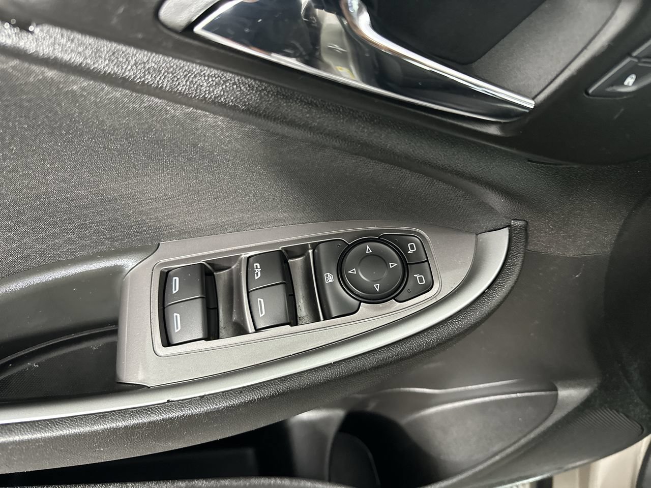 Used 2024 Chevrolet Malibu LT FWD image 3