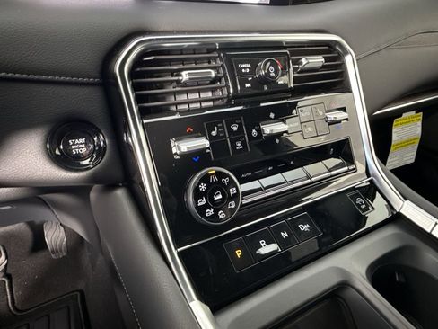 New 2026 Nissan Armada SL w/ Captain's Chari Seat Package AWD/4WD image 8