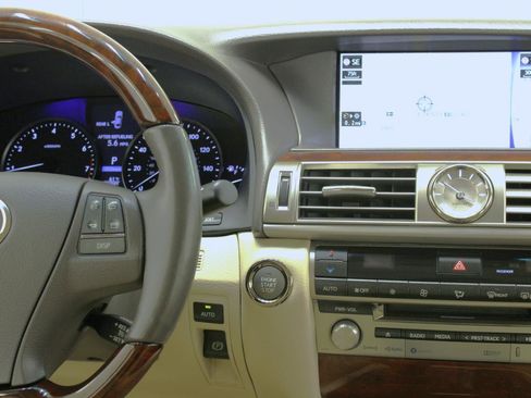 Used 2016 Lexus LS 460 w/ Comfort Package image 56