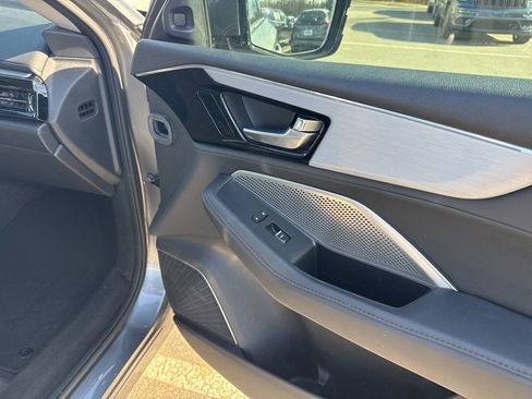 Used 2023 Acura MDX FWD image 17