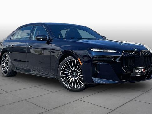 Used 2024 BMW 760i xDrive w/ Executive Package AWD/4WD image 2