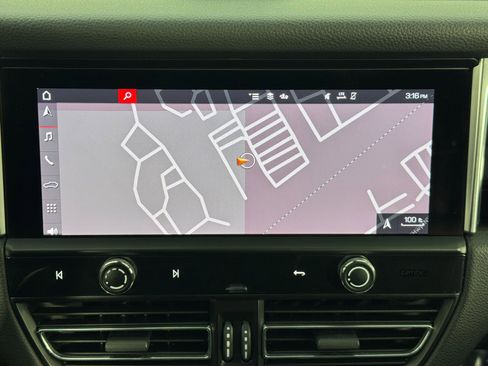 Used 2023 Porsche Macan w/ Premium Plus Package image 25