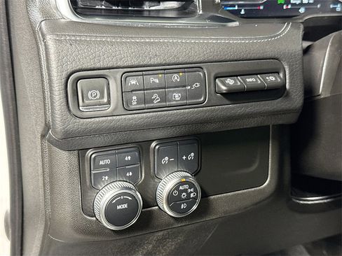 Used 2022 GMC Yukon Denali image 28