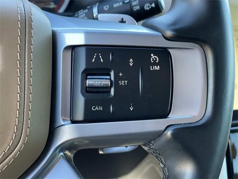 Used 2023 Land Rover Discovery HSE R-Dynamic image 9