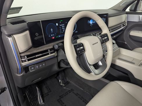 Certified 2025 Hyundai Santa Fe Limited FWD image 12