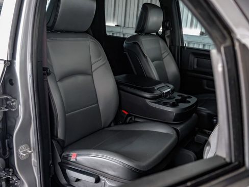 Used 2022 RAM 2500 Tradesman w/ Chrome Appearance Group image 30