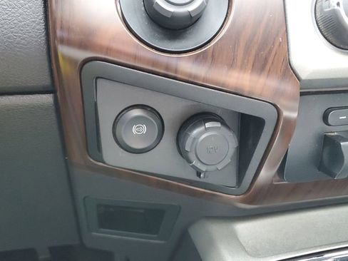 Used 2015 Ford F250 Lariat w/ Lariat Ultimate Package AWD/4WD image 29