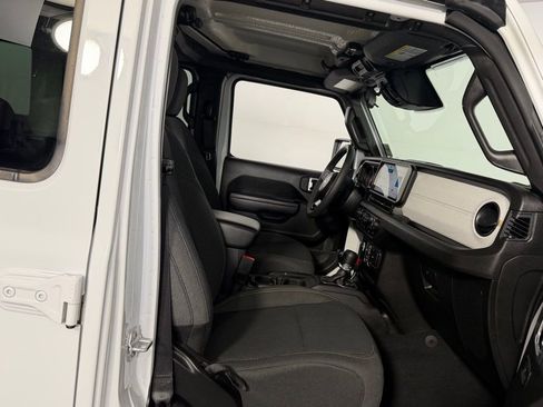 Certified 2025 Jeep Wrangler Sport S image 29