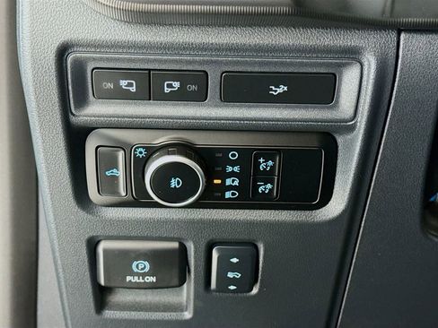 Used 2024 Ford F150 Lariat AWD/4WD image 11