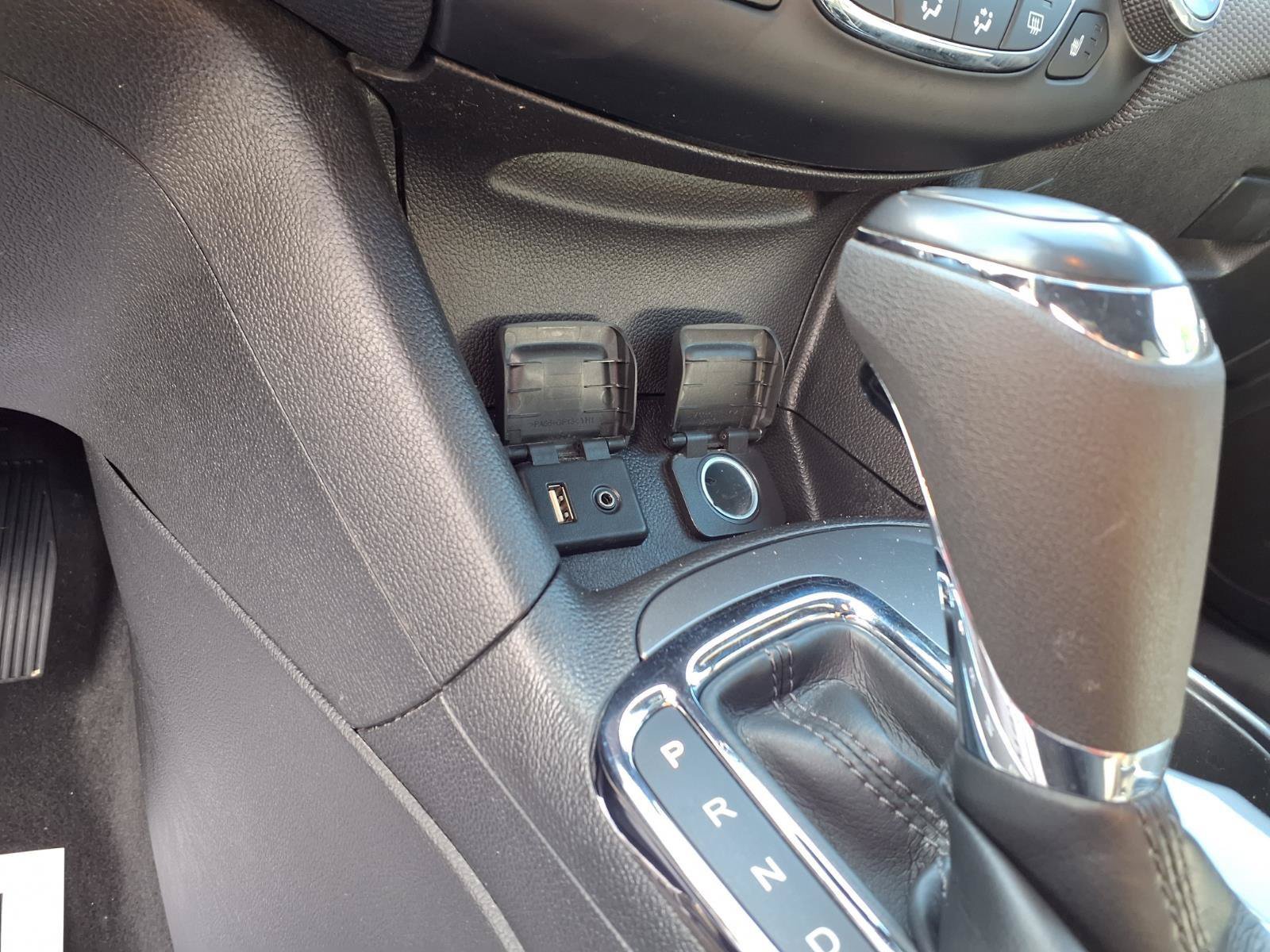Used 2018 Chevrolet Cruze LT w/ Convenience Package FWD image 8