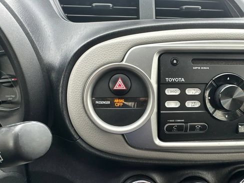 Used 2012 Toyota Yaris LE FWD image 4