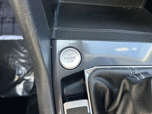 Certified 2024 Volkswagen Tiguan SE image 16