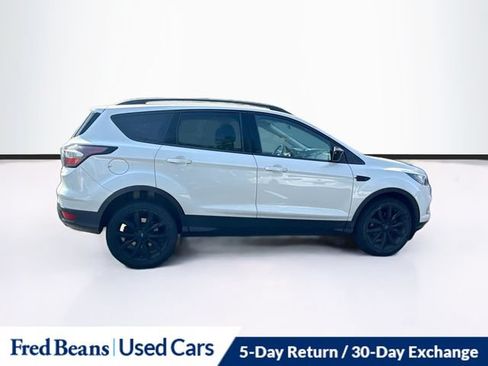 Used 2017 Ford Escape SE w/ Equipment Group 201A FWD image 11