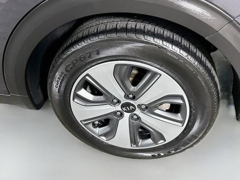 Used 2018 Kia Niro EX w/ EX Touring Graphite Edition FWD image 31