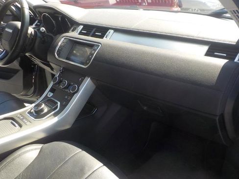 Used 2017 Land Rover Range Rover Evoque SE image 26