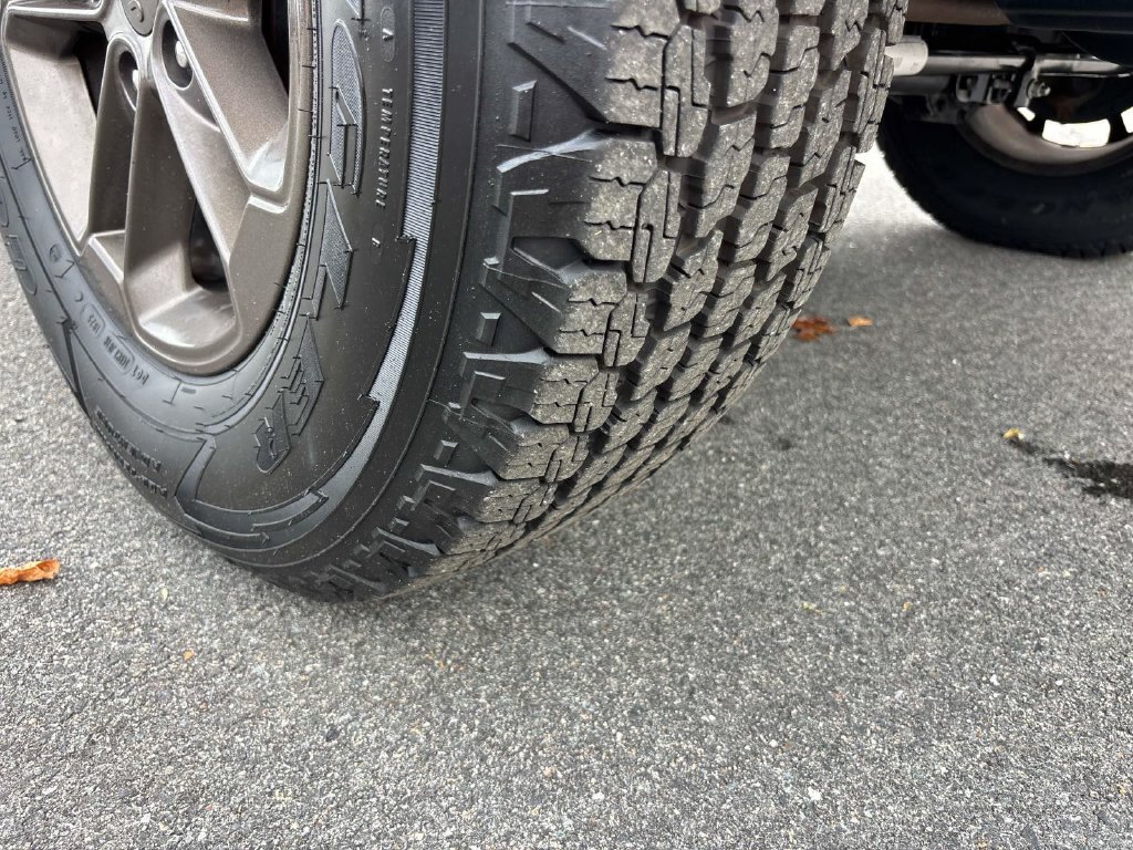 Used 2016 Jeep Wrangler Unlimited Sahara AWD/4WD image 32