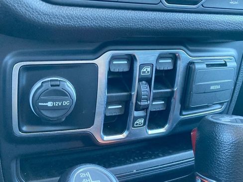 Used 2024 Jeep Wrangler Sport S image 26