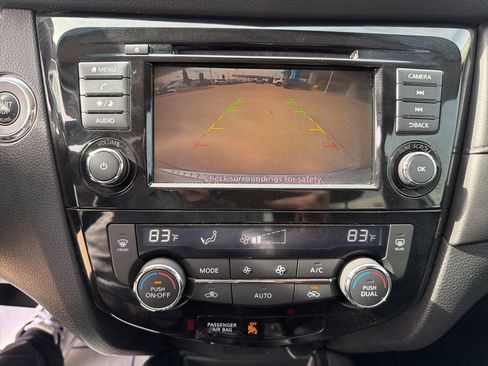 Used 2018 Nissan Rogue SV image 30