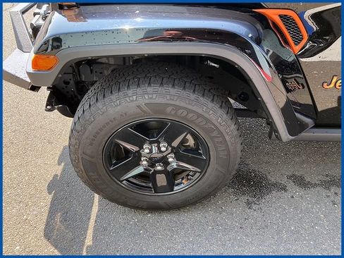 Used 2021 Jeep Gladiator Sport AWD/4WD image 4