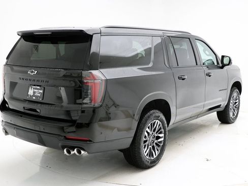 Used 2025 Chevrolet Suburban Z71 image 9