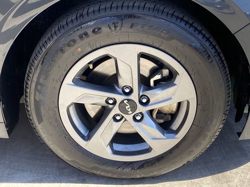 Used 2023 Kia K5 LXS image 9