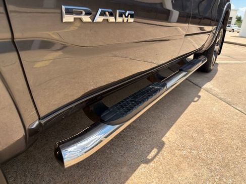 Used 2022 RAM 1500 Laramie AWD/4WD image 9