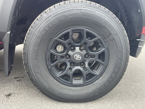 Used 2021 Toyota Tacoma SR w/ SX Package image 8