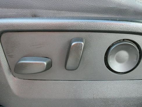 Used 2022 Chevrolet Silverado 1500 High Country w/ Technology Package image 22