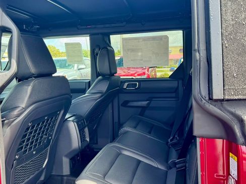 New 2025 Ford Bronco Badlands image 18