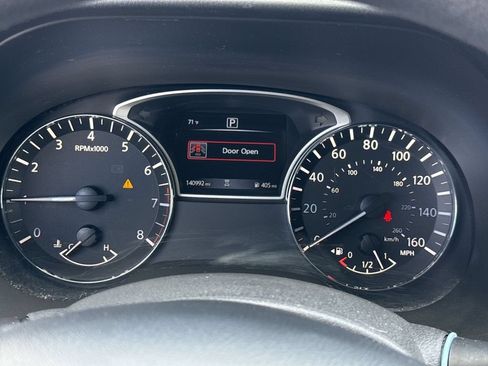 Used 2018 Nissan Pathfinder S FWD image 25