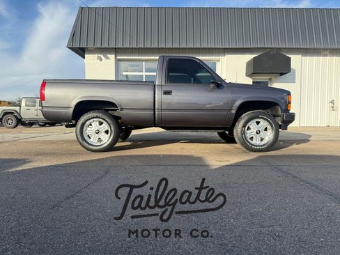 Used 1992 Chevrolet Silverado 1500 4x4 Regular Cab image 1
