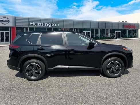 Certified 2025 Nissan Rogue SV image 9