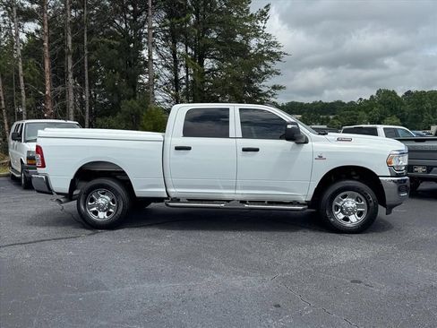 Used 2024 RAM 2500 Tradesman w/ Chrome Appearance Group AWD/4WD image 2