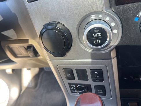 Used 2014 Toyota Sequoia Platinum image 55