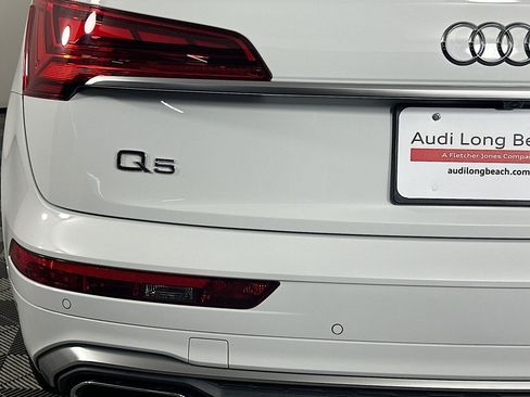 Used 2023 Audi Q5 2.0T Premium w/ Convenience Package image 17