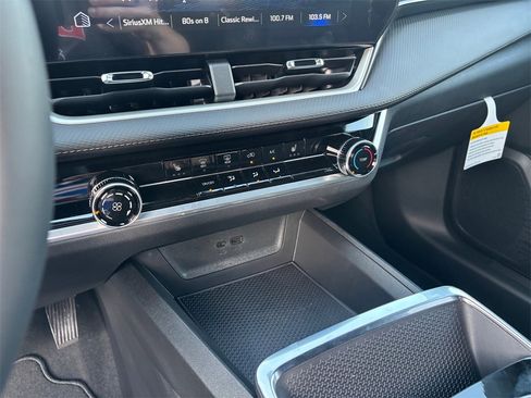 Used 2026 Chevrolet Equinox LT image 18