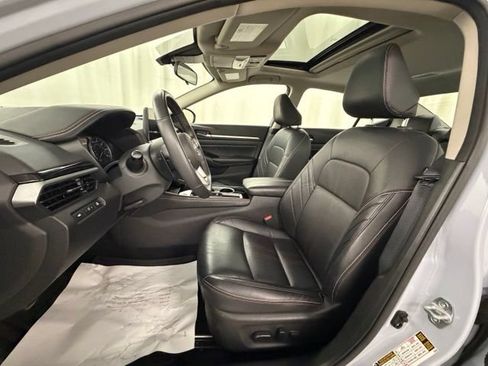 Used 2024 Nissan Altima 2.5 SR w/ SR Premium Package FWD image 9